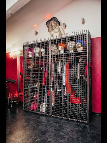 ELEGANCE Ladies GESUCHT / Team-Verstärkung 48