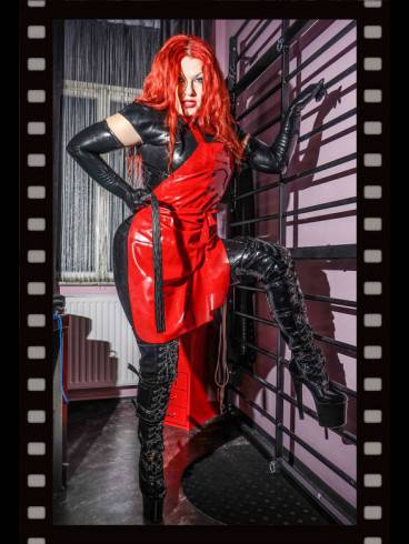 Mistress Nora Marinelli 16