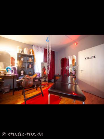 Studio TBZ - Therapie- & Bizarrzentrum Esslingen 4