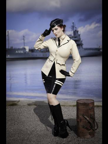 Domina Miss Leonie - Fetisch-Escort 23