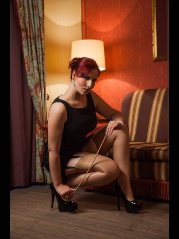 Domina Miss Leonie - Fetisch-Escort 8