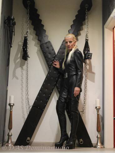 DAS Dominastudio - dominant / anders / speziell 4