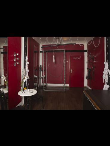 DAS Dominastudio - dominant / anders / speziell 6