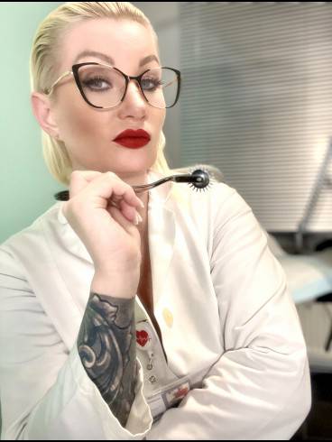 Versaute & Dominante Ärztin Victoria Violence 5