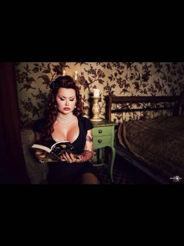Bizarrlady Betty im Atelier L 27