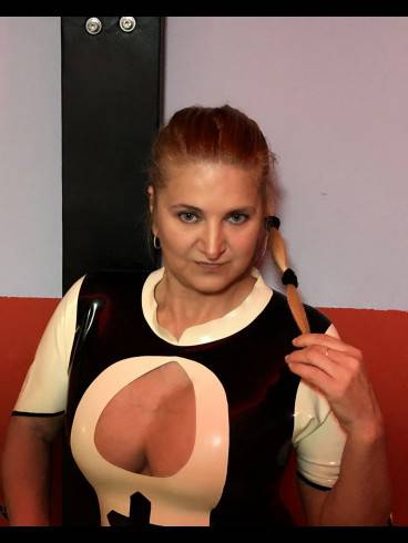 Domina Lady Ria sucht ButtlerTräger Asten 9