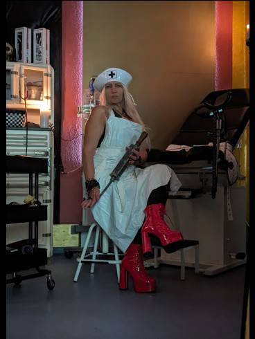 Scarlet von Kortess 5