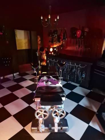Team absolut! bizarr! Dominastudio Glamoresse 10
