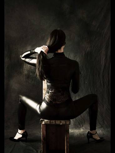 Mistress Yuna im Studio Centric 4