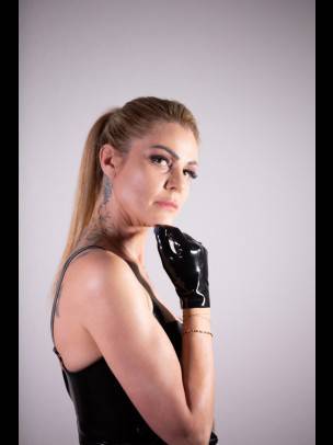 Rubber-Lady Nastasia-Der FEMDOM in Zürich
