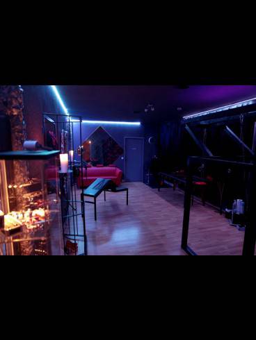 Top SM-Studio sucht devote Verstärkung! 2