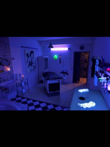 Top SM-Studio sucht devote Verstärkung! 3