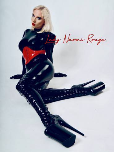 Latex Göttin Lady Naomi Rouge 3