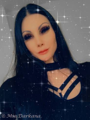 Mia Darkana 8