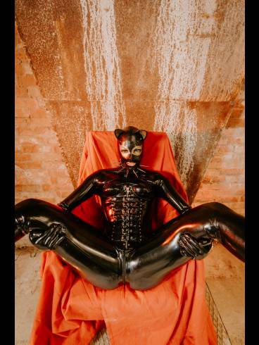 Latex pur mit Lucy 1