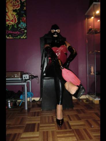 LADY DOMINIQUE 9