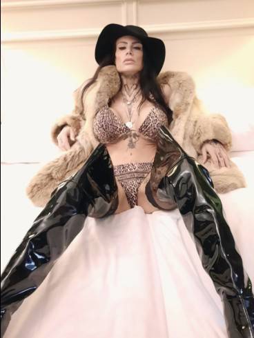 Lady Cary Carat 1