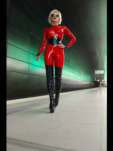 Baroness Davina Dust 1