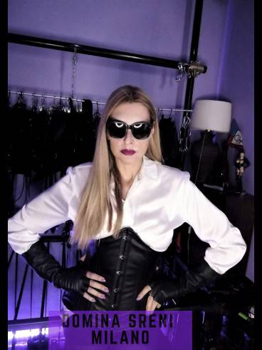 DOMINA SRENI - Dominatrix Milano 3