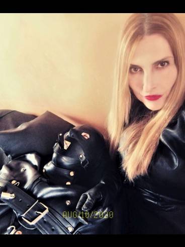 DOMINA SRENI - Dominatrix Milano 6