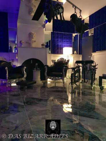 DAS B I Z A R R A D I E S - einfach mehr für Dich. 9