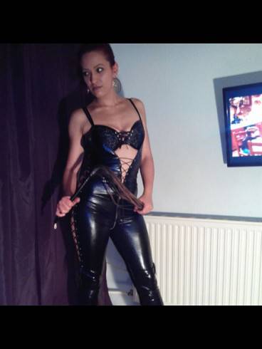 Neu Privatdomina Vicky 2