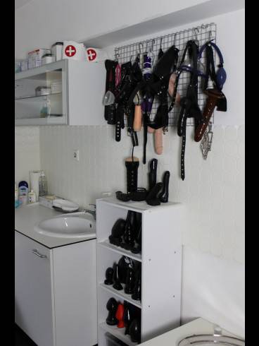 Secret Gallery - BDSM - Klinik - Fetisch -Verlies 37