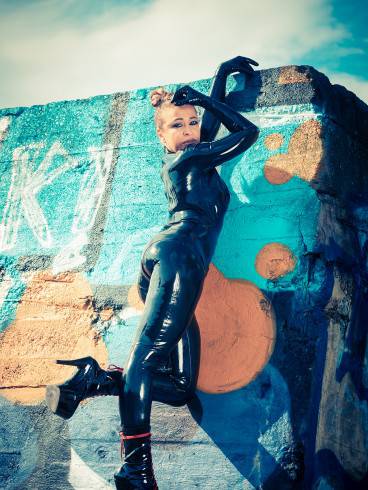 Debütanten Dienst bei L.Oksana 25