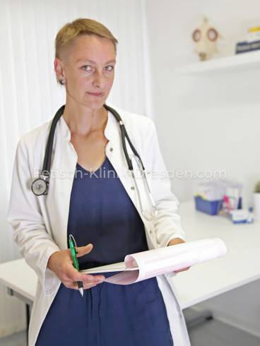 Frau Doktor Fuchs in der Fetisch-Klinik-Dresden 3