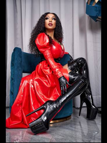 Lady Riana Luxor 12