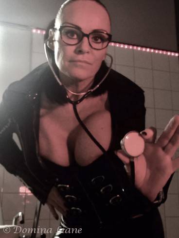 Domina Herrin Liane in der SM-Lounge 18