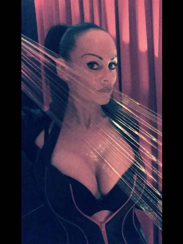 Domina Herrin Liane in der SM-Lounge 20