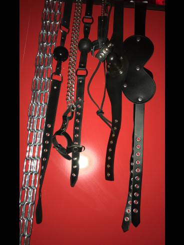 Domina Herrin Liane in der SM-Lounge 29