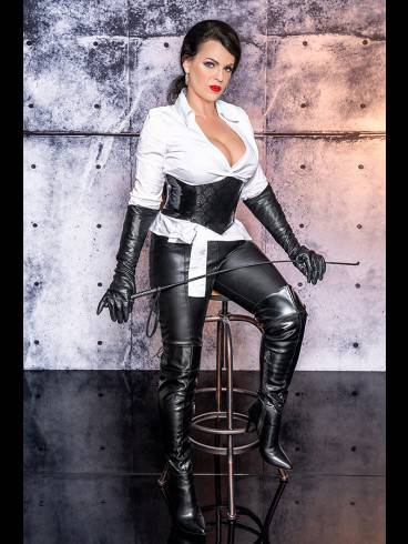 Lady Louisa von Luxe 16