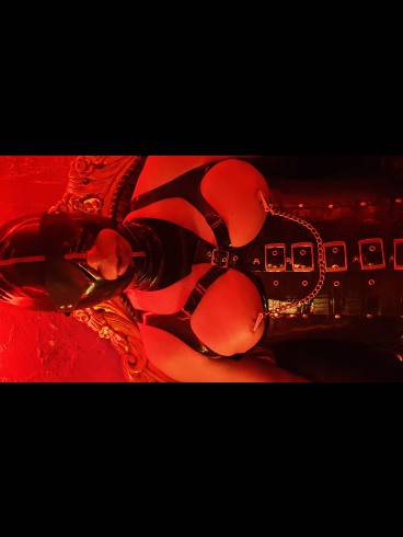 LATEX FETISCHISTEN - SKLAVEN GESUCHT!!! 3