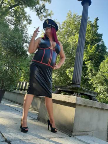 LATEX FETISCHISTEN - SKLAVEN GESUCHT!!! 32