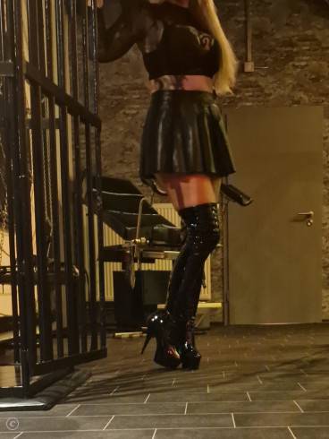 Lady Cora - Hotel- & Hausbesuch - Umkreis Nürnberg 7