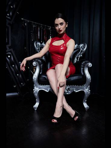 Mistress Bella Lugosi 4