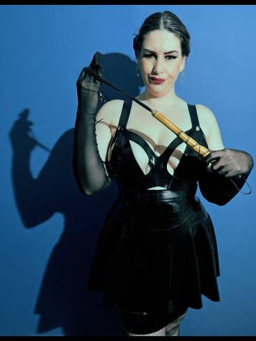 Latex Dream Domina Sadic Sadie 5