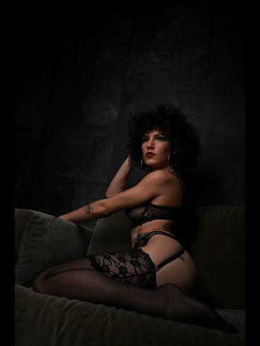 Lady Juliana im Fetischatelier 27