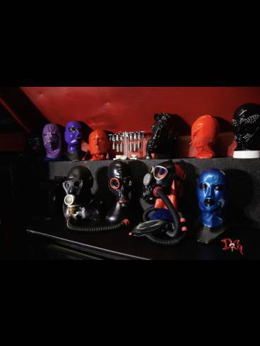 Das Domizil der Gräfin sucht Hausdame 28