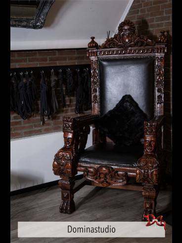 Das Domizil der Gräfin sucht Hausdame 5