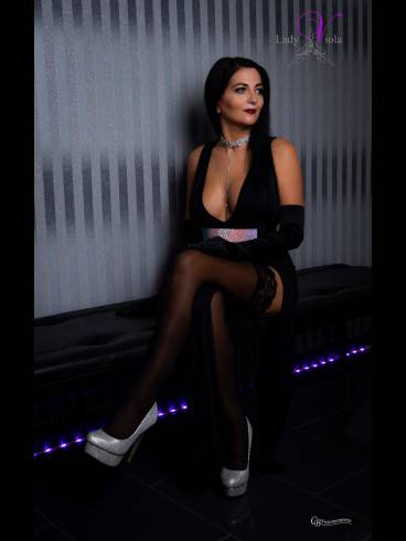 Viola im Domina Studio Refugium 2