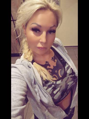 Erotischer Ringkampf - Lady Cora 1