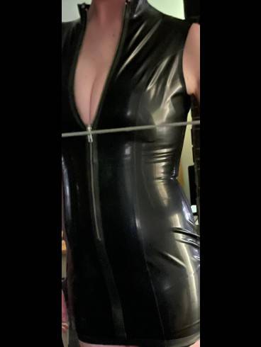 Trans-Domina-Leonie 17