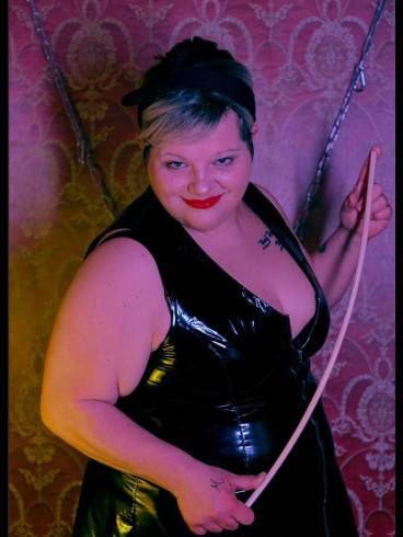 Bizarr Curvy Susa 5