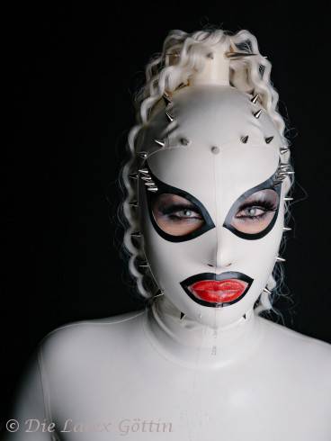 Eine Frau & eine Sklavin. Ein Verlangen. 13