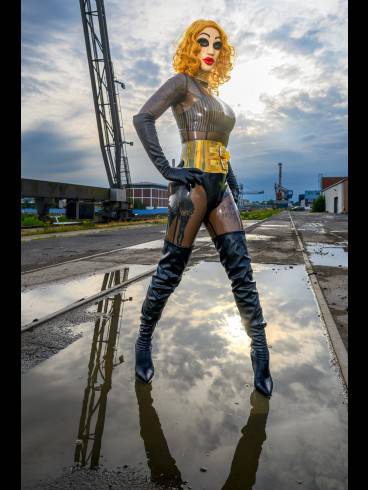 Eine Frau & eine Sklavin. Ein Verlangen. 15