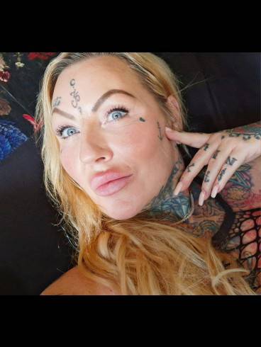 DOMINANTE BIZARR MILF MIRIAM 2