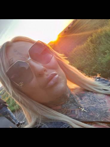 DOMINANTE BIZARR MILF MIRIAM 7